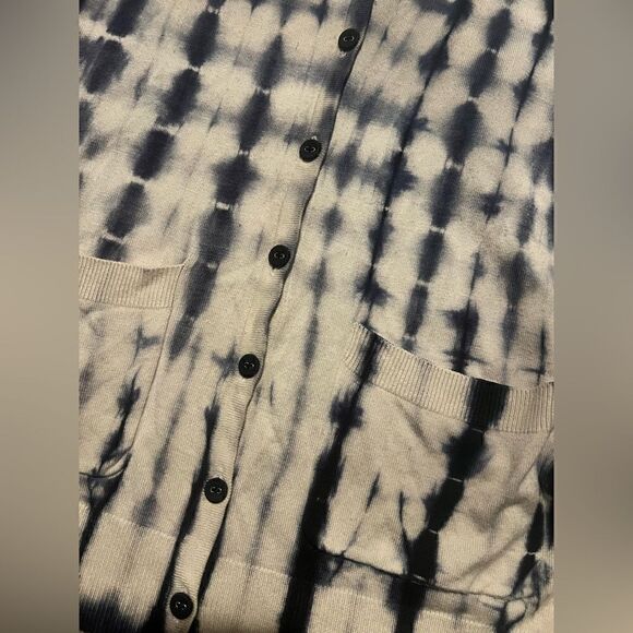 🐘 Twelve by Twelve Blue Cardigan - Picture 4 of 5